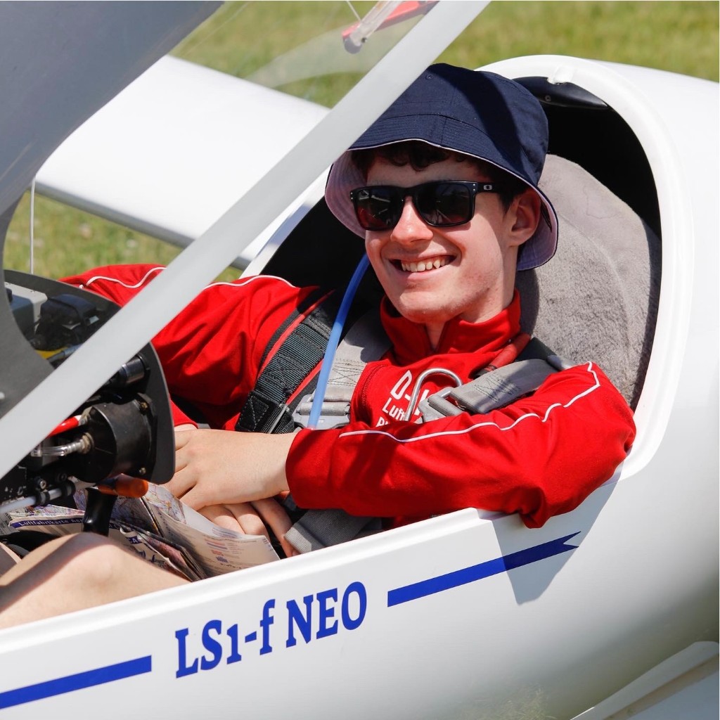 Maximilian Goormann im Cockpit der LS1-f NEO